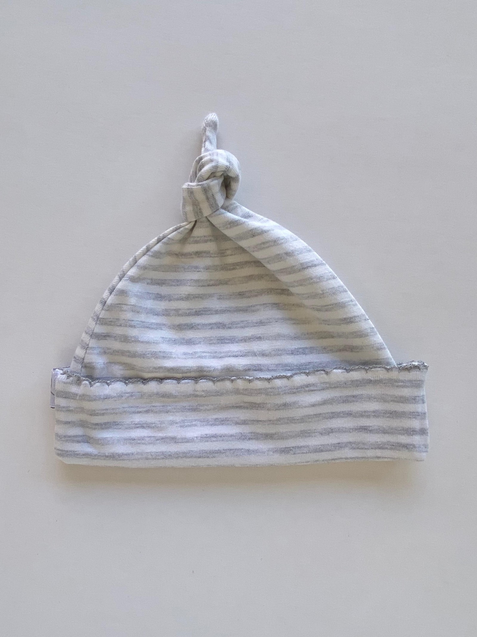 Gorra C/Picueta Seul- Gris Rayas Unisex. Cod. 316 