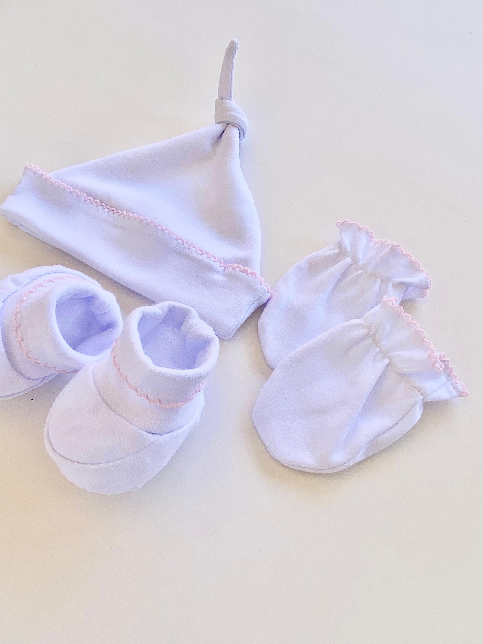 Kit de Gorro Blanco C/Picueta  Erevan- Rosa Cod.1168   - 2