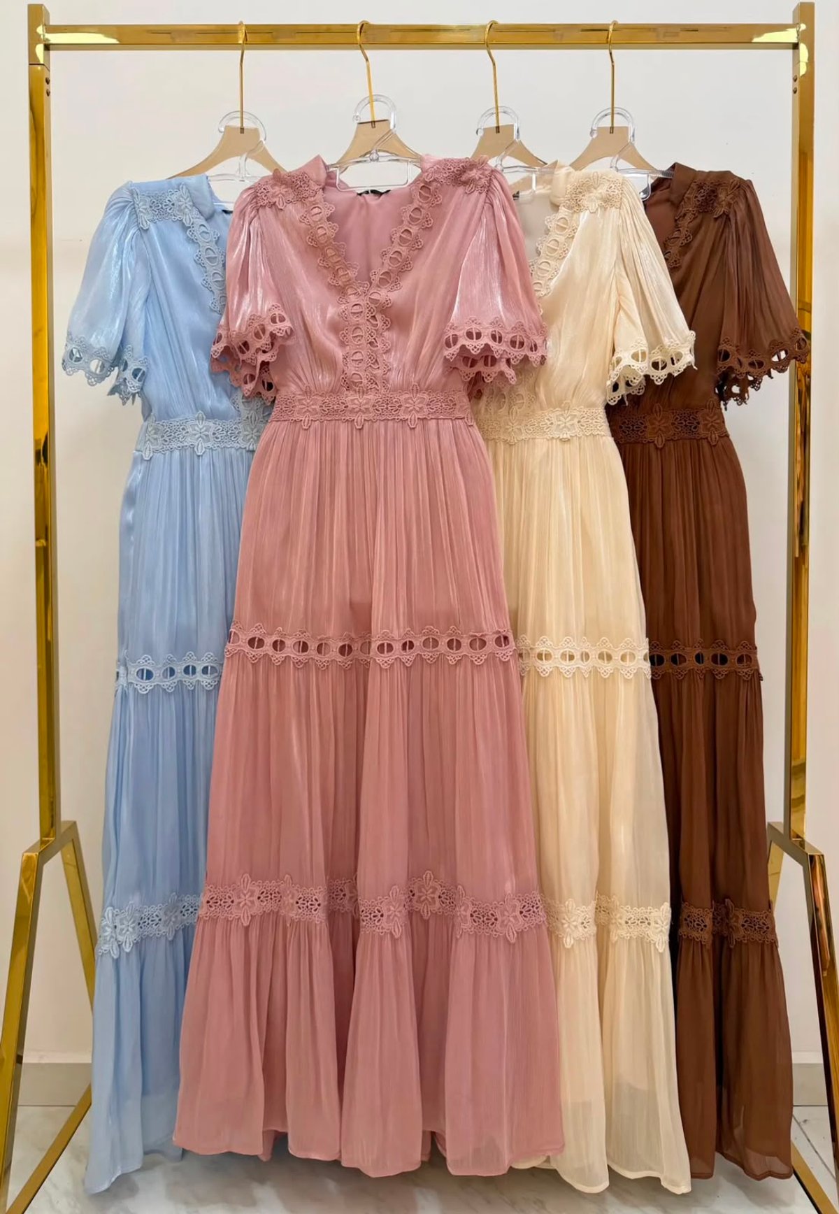Vestido Elegante con Detalles en Gripur - 4