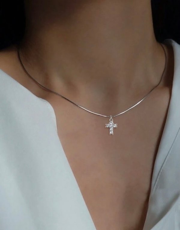 Collar cruz de acero 