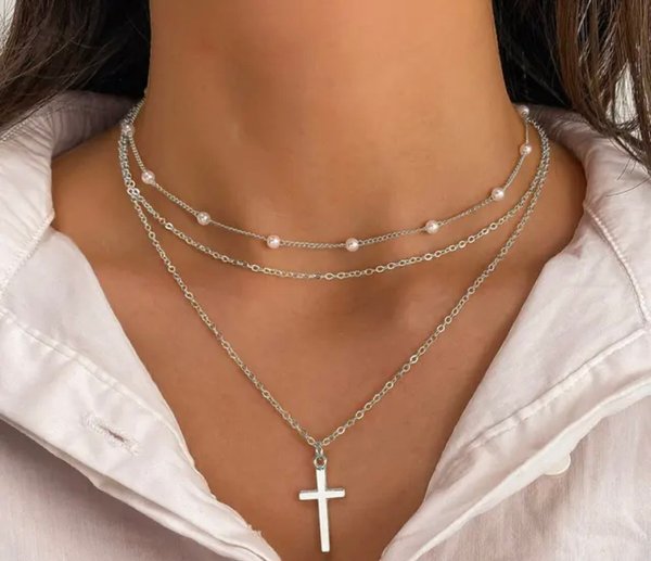 cadenita de triple colgante de cruz ✨
