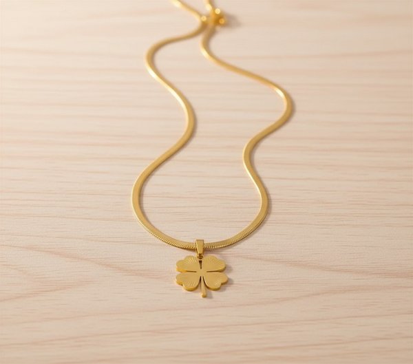 Collar de trebol de 4 hojas