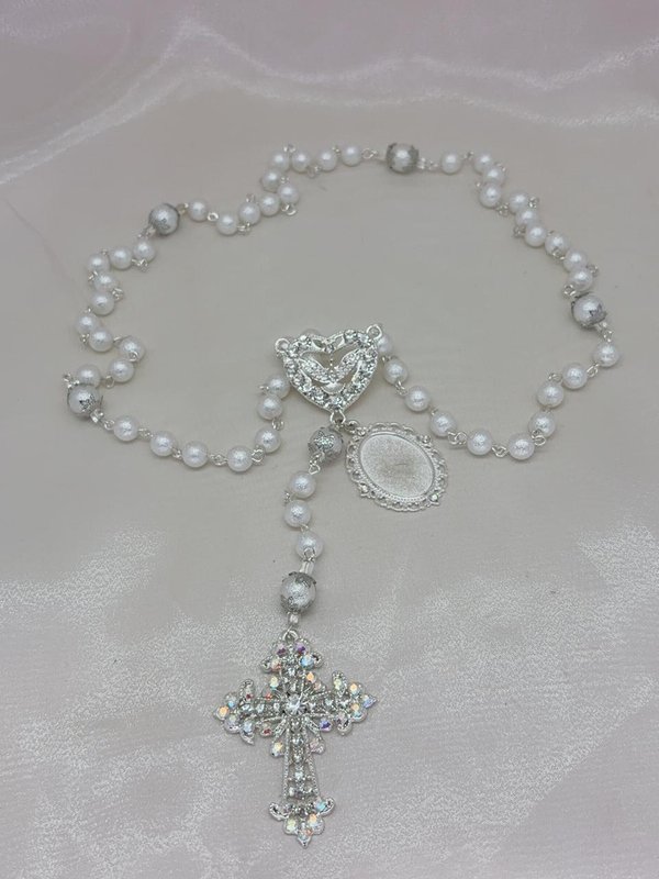RN009 – Rosario de novia con relicario