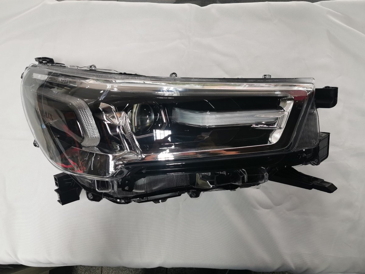 Faros Delanteros Hilux 2021/2025