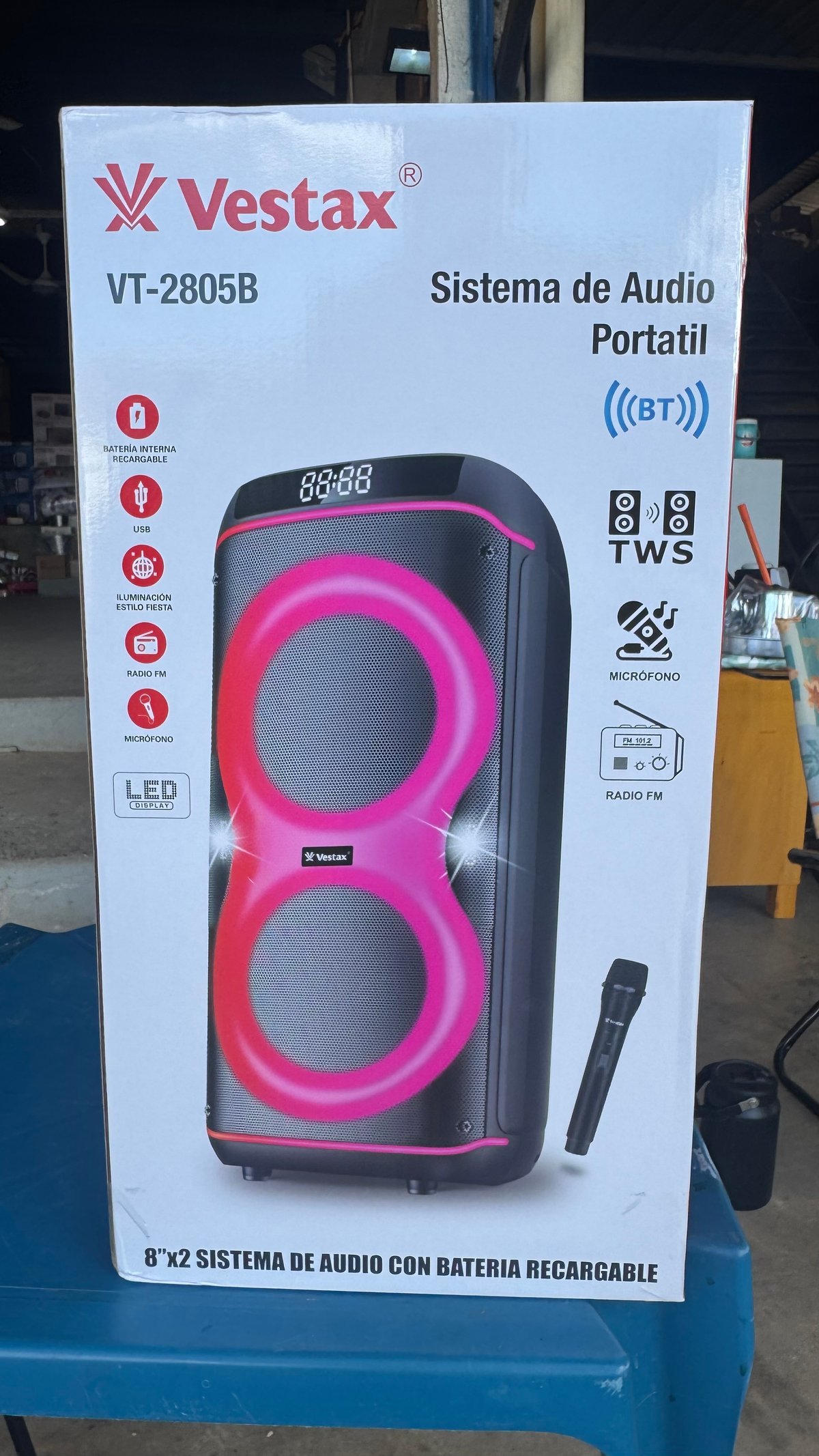 PARLANTE PORTATIL VESTAX 8”x2 CON LUCES LED  - 2