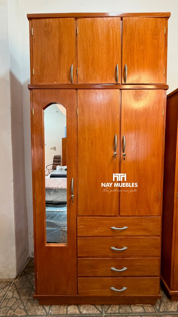 Thiaguito de 3 puertas con valijera