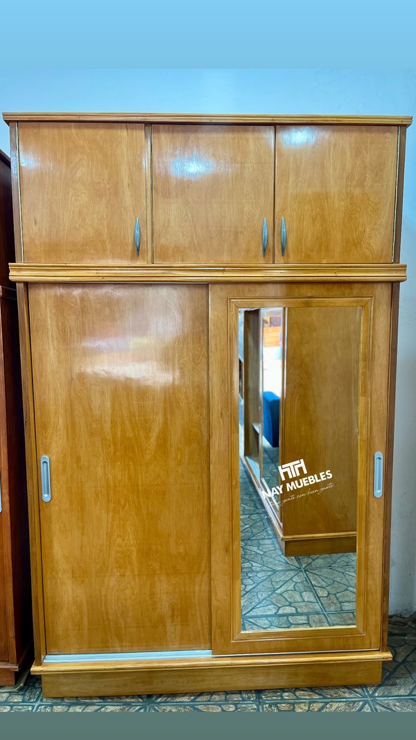 Placar de 3 con puertas corredizas