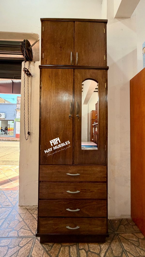 Thiaguito de 2 puertas con valijera 