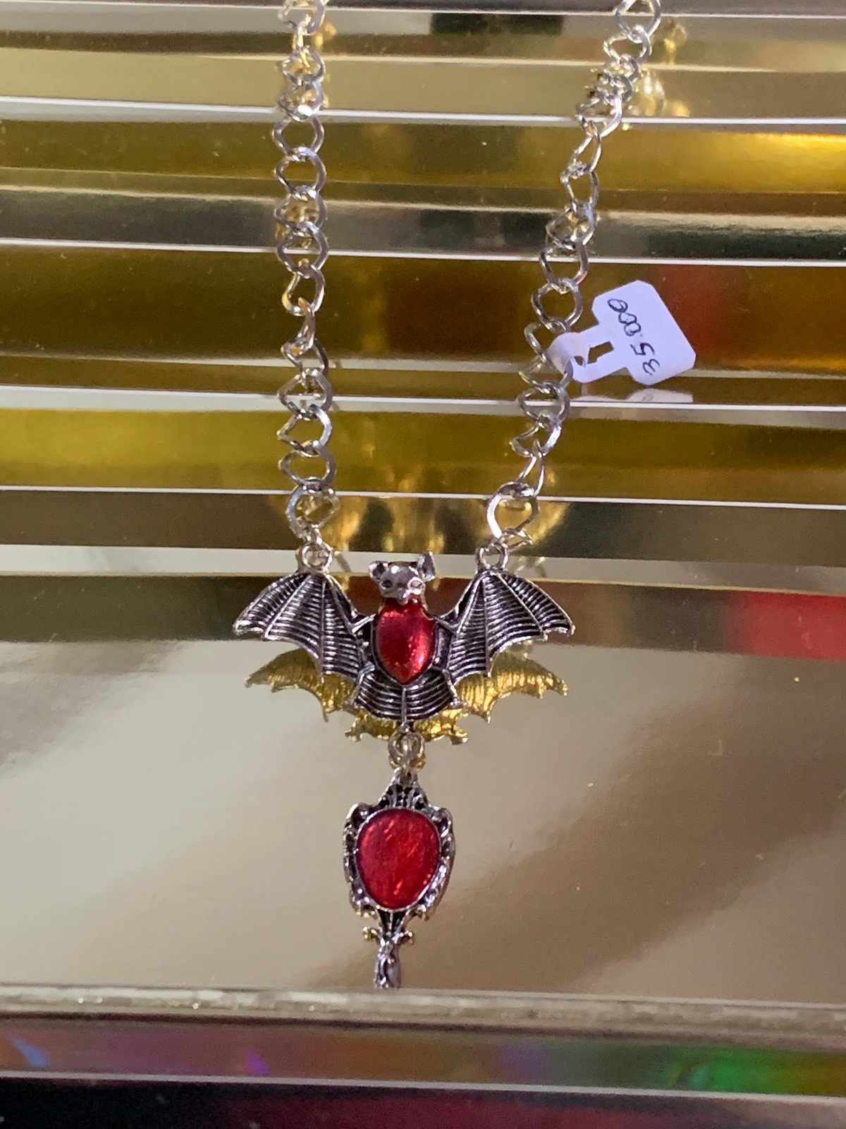 Collar con diseño de murciélago  - 2
