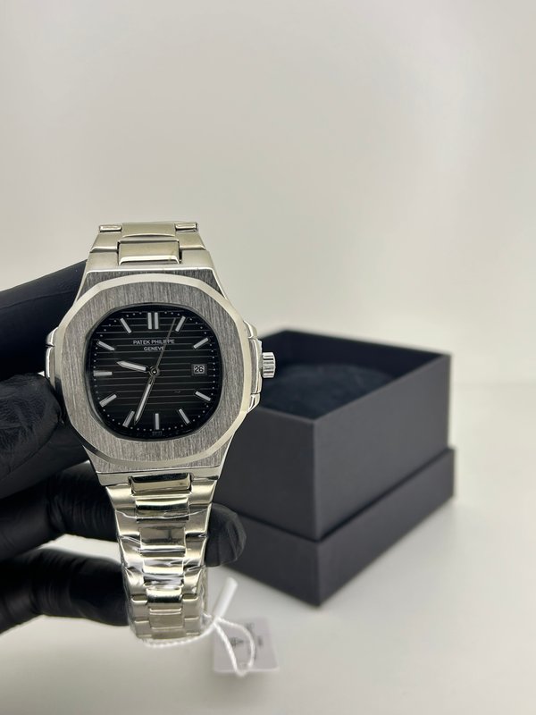 Patek Philippe Nautilus Silver – Negro Azabache
