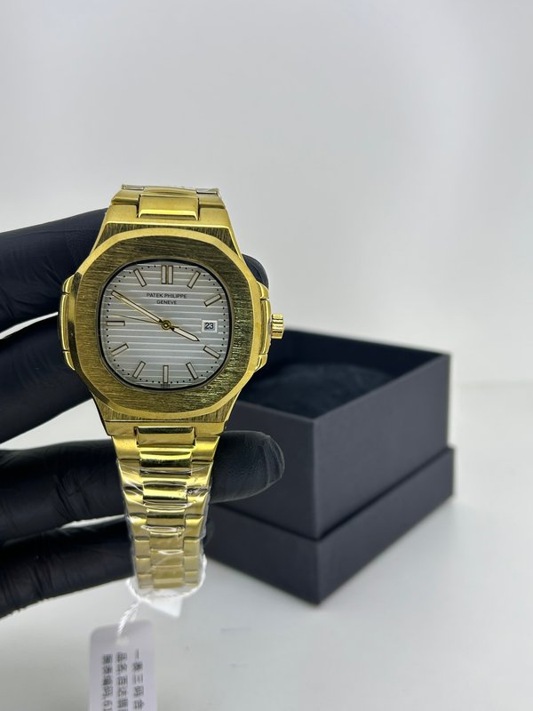 Patek Philippe Nautilus Gold – Plata
