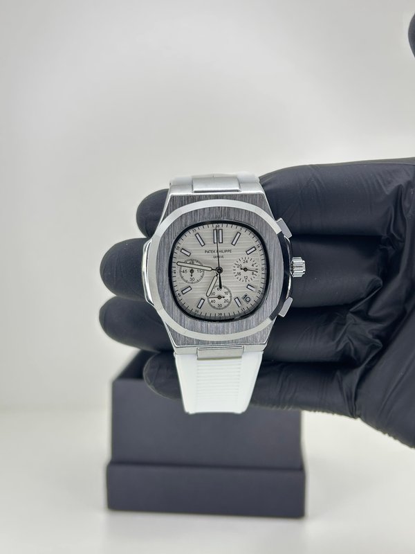 Patek Philippe Nautilus Cronógrafo Silver – Plata Pure White con Malla Blanca