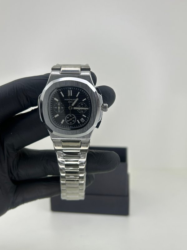 Patek Philippe Nautilus Cronógrafo Silver Steel – Negro con Malla de Acero Plateada