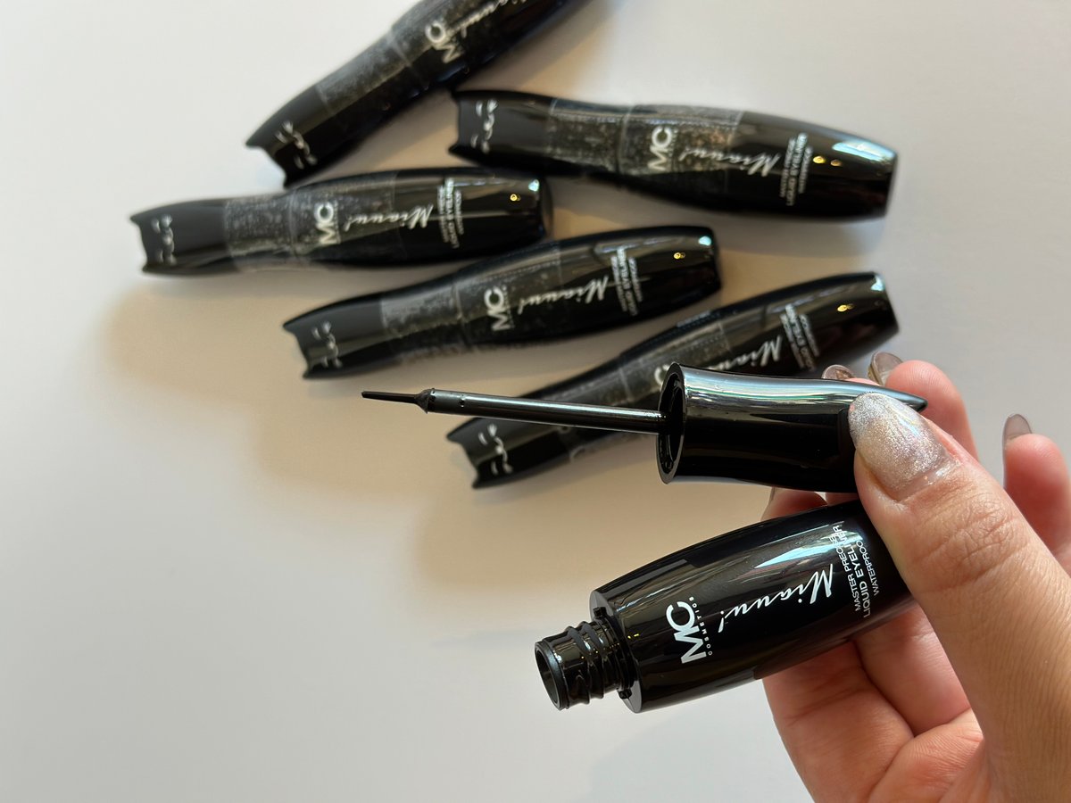 Delineador de ojos 🐈‍⬛  - 2