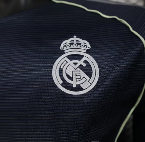 Jersey Real Madrid 25/26 Away Mangas Largas 