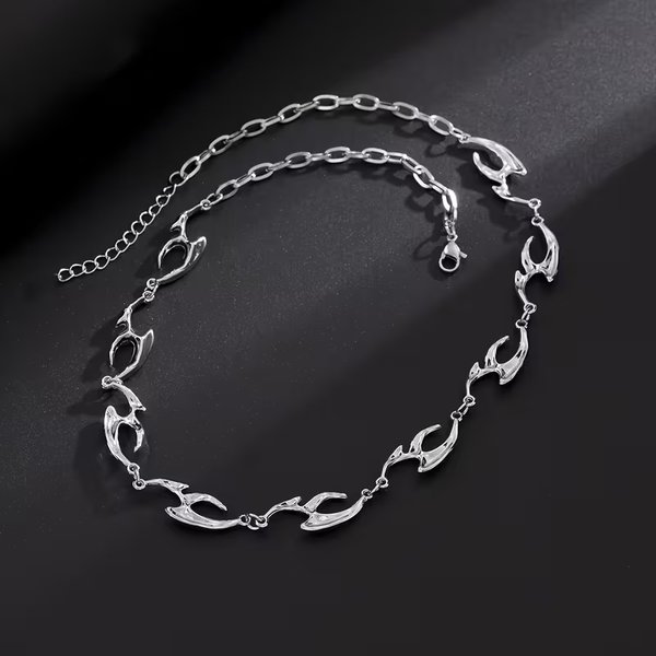 Collar de diseño irregular 