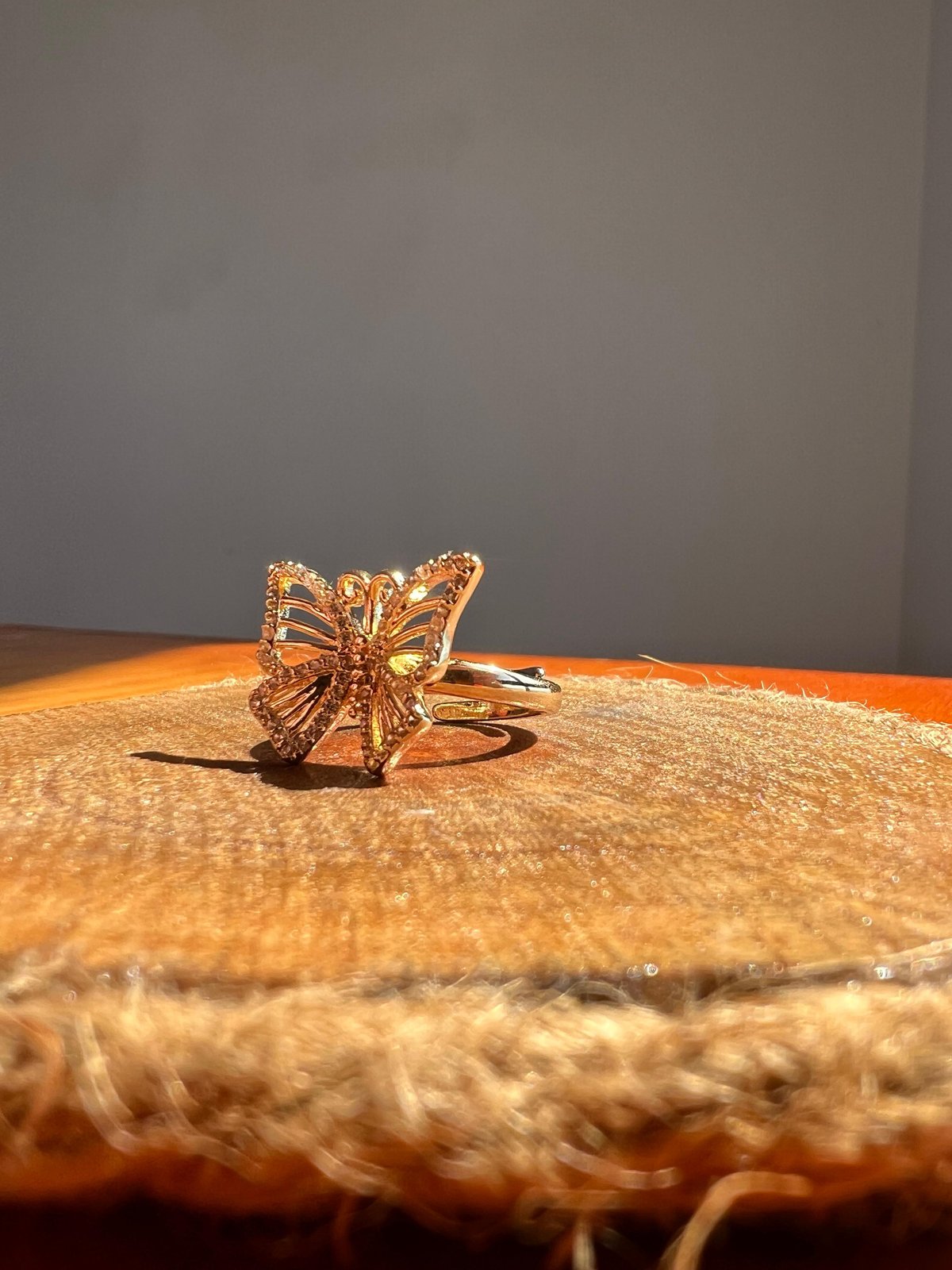 Anillo de mariposa dorado - 3