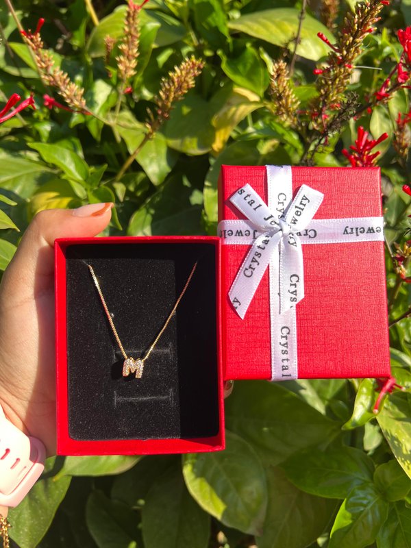 Collares con iniciales 