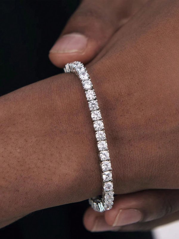 Pulsera con diamante de imitación.