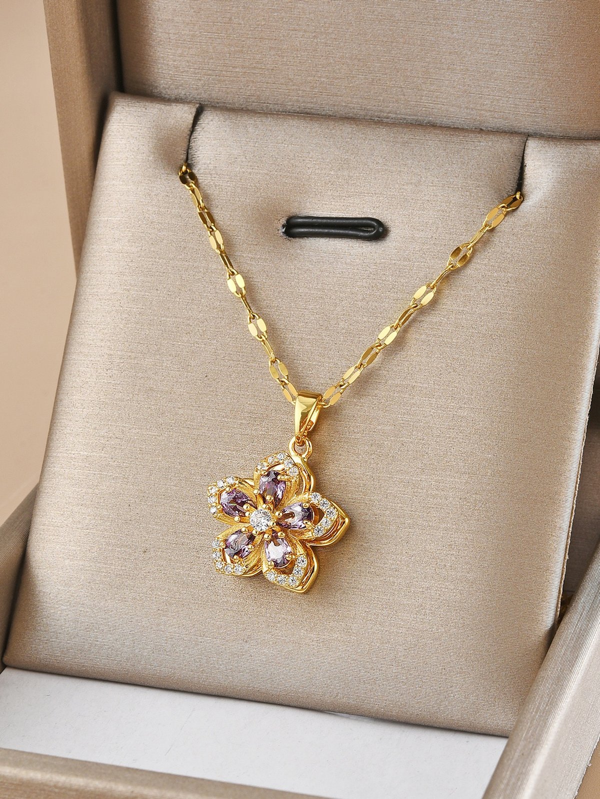 Collar flor giratorio 