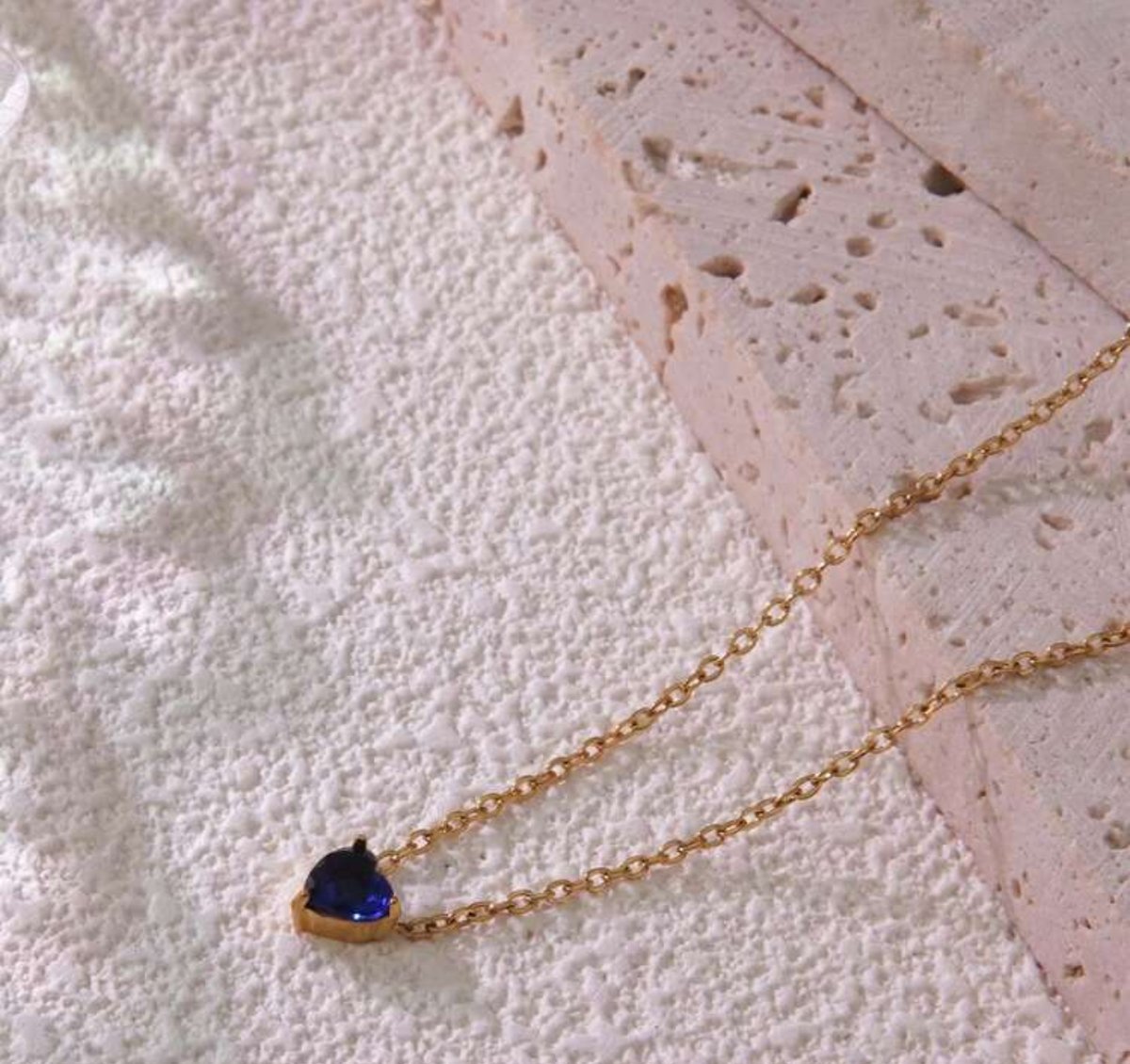 Cadenita corazón pequeño.