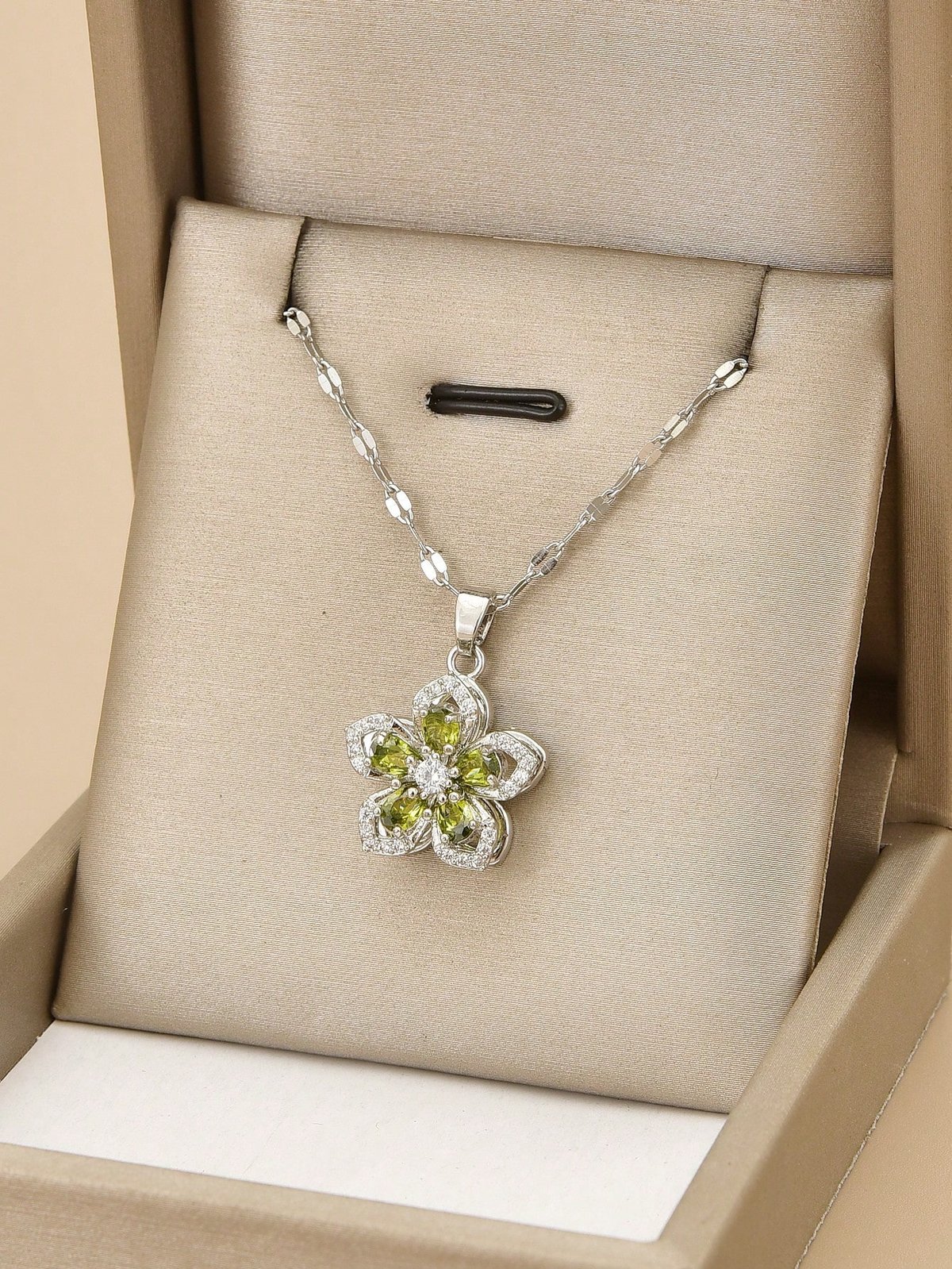 Collar Flor giratorio  - 2