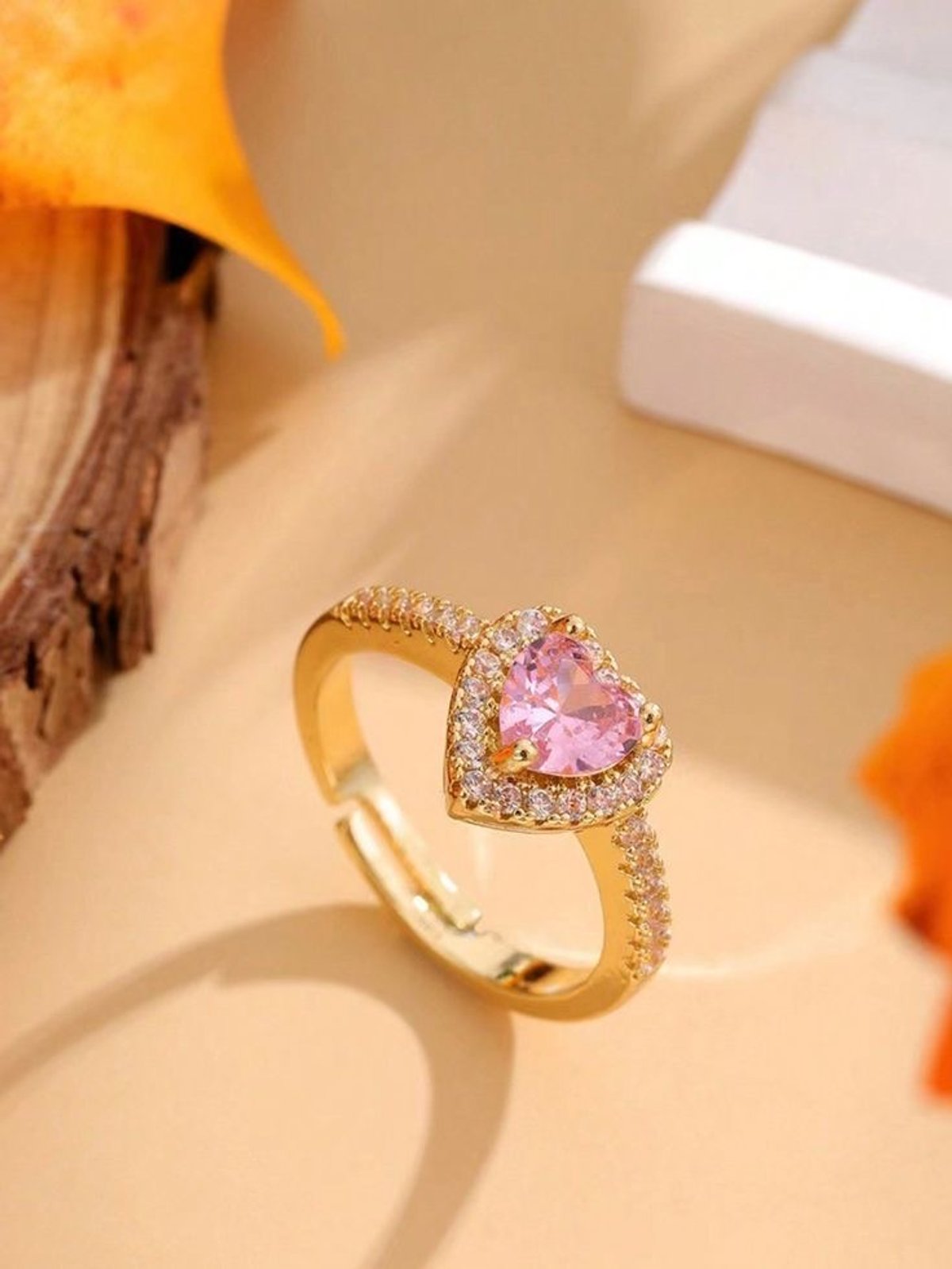 Anillo dorado corazón 