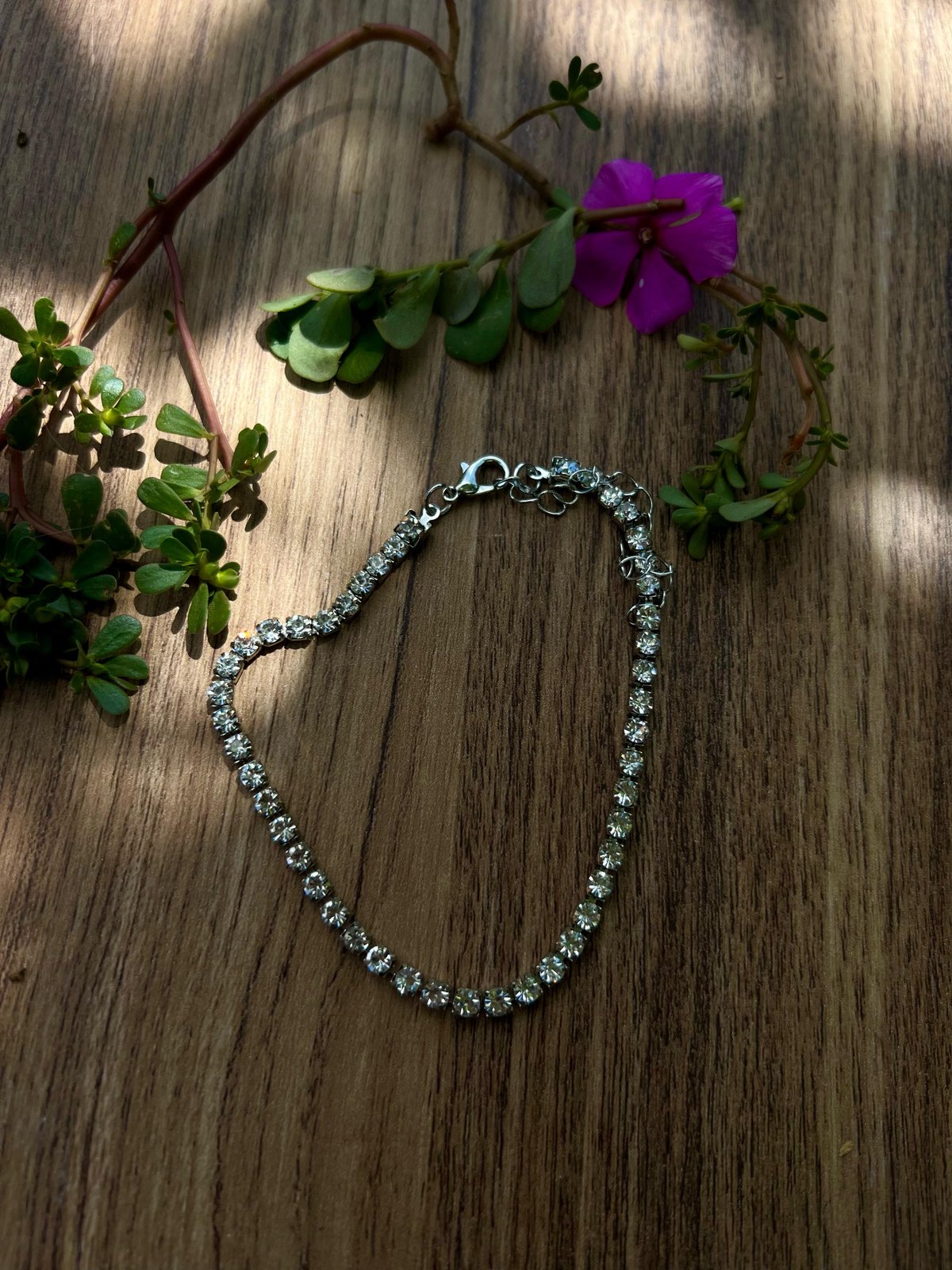 Pulsera con diamante de imitación.