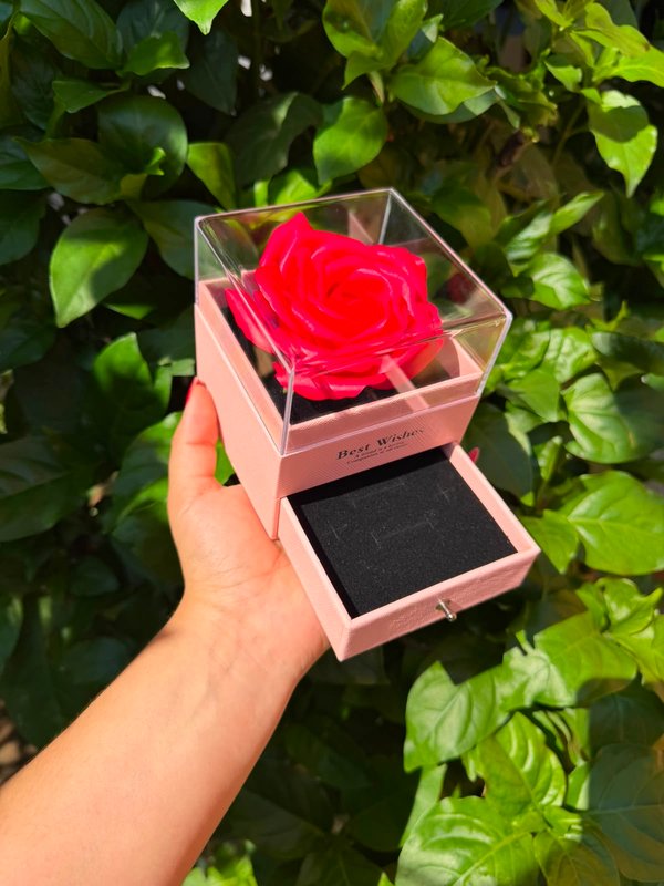Caja rosa eterna
