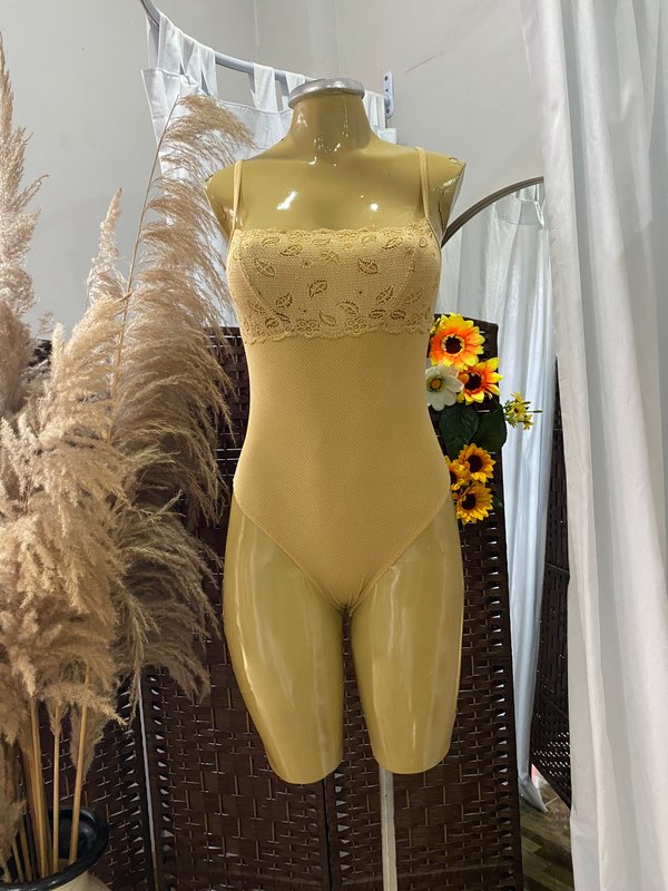 Body marrón claro 