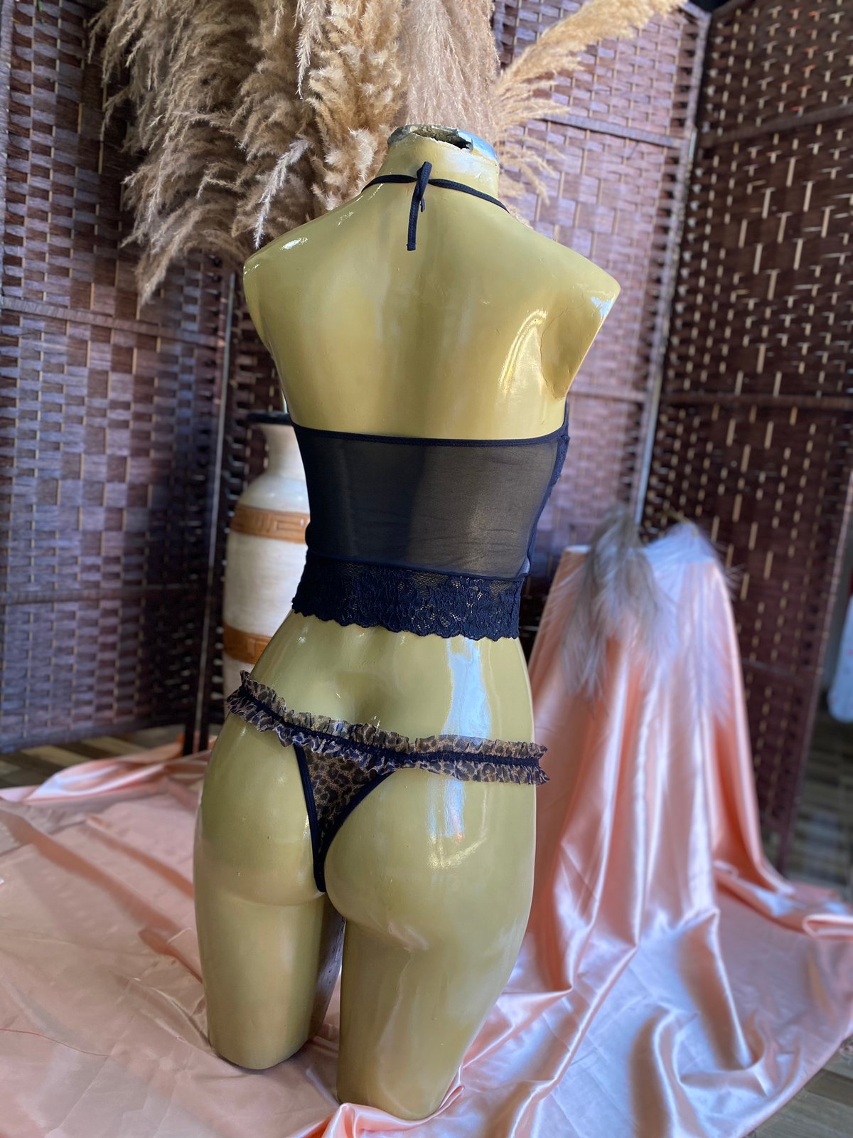 🤎 Descubrí nuestros conjuntos de bikini y top