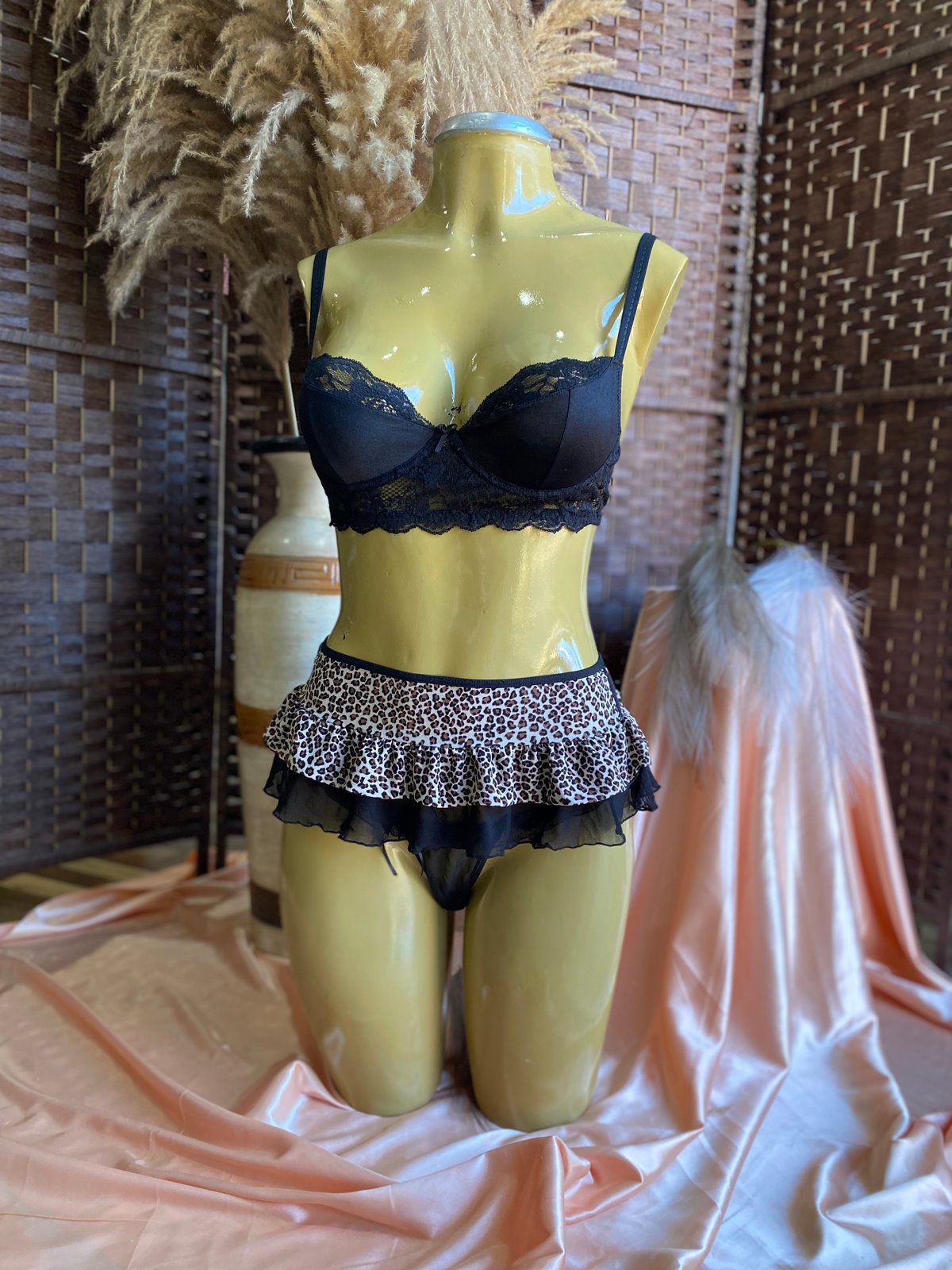 🖤El trío que no te puede faltar🖤 - 2