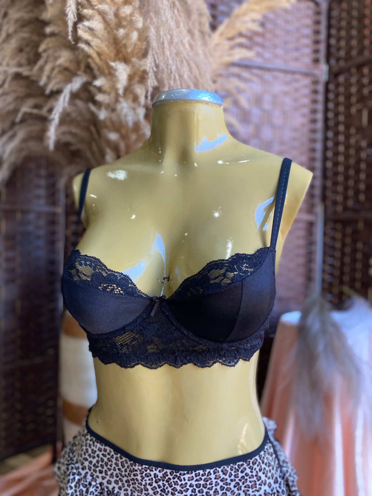 🖤El trío que no te puede faltar🖤 - 4