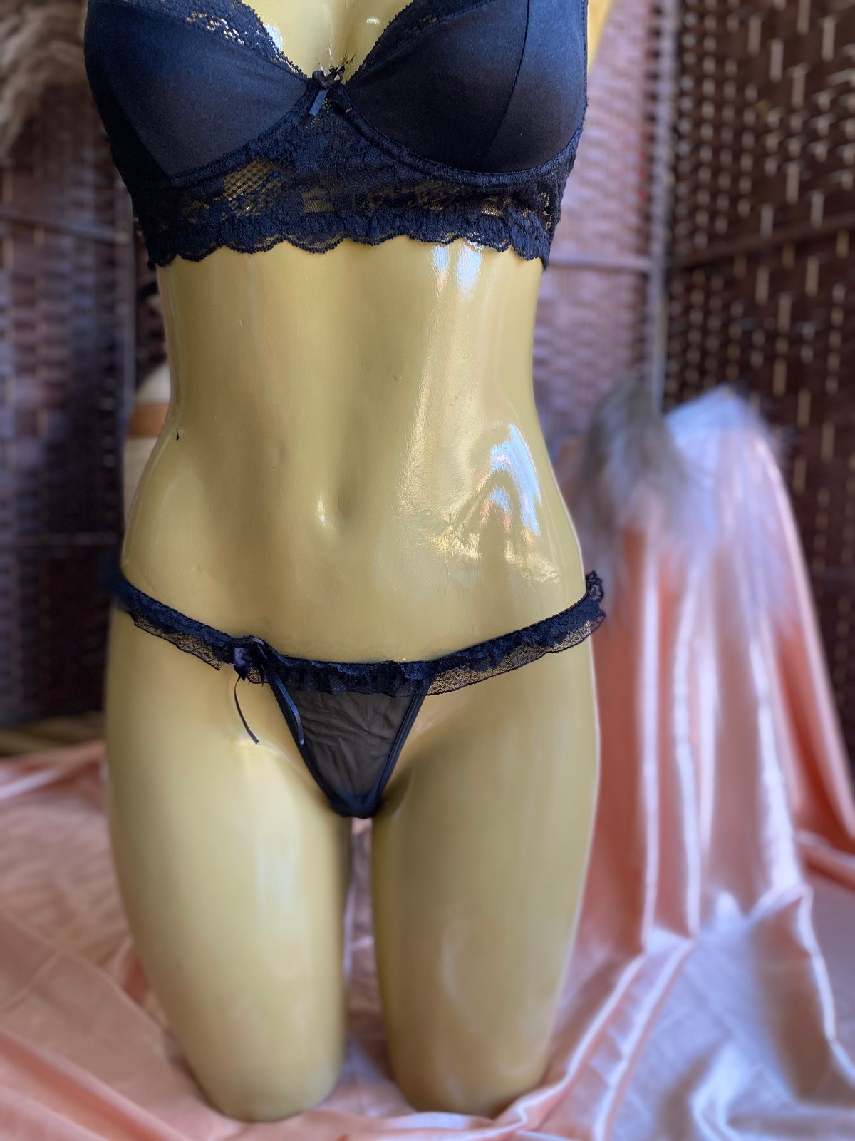 🖤El trío que no te puede faltar🖤 - 5