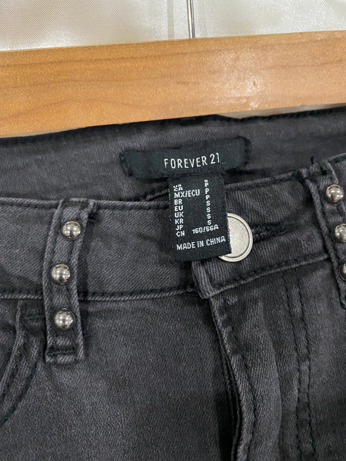 Pollera con aplique  - 2