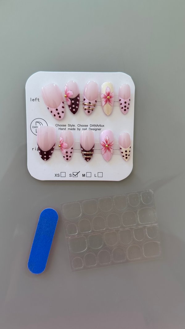 UÑAS