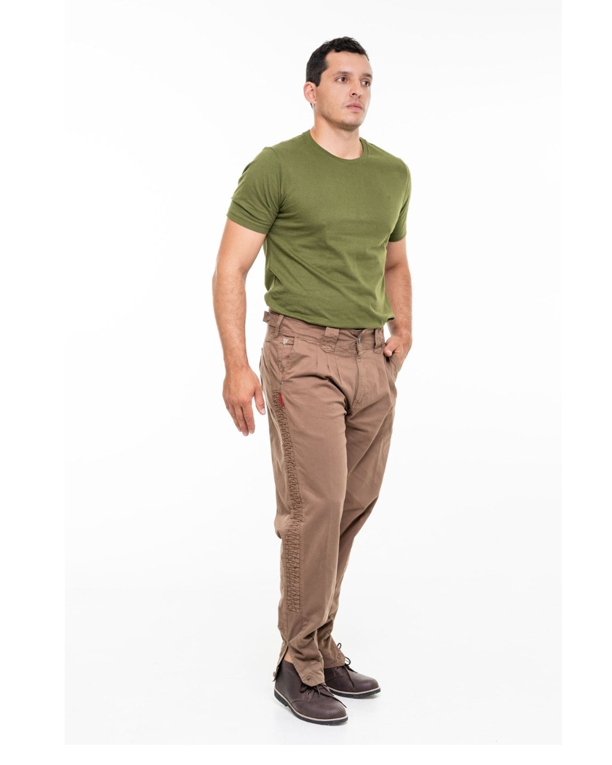 Bombacha Masculina Montaria com Elastano e Favos - Cor Marrom Escuro