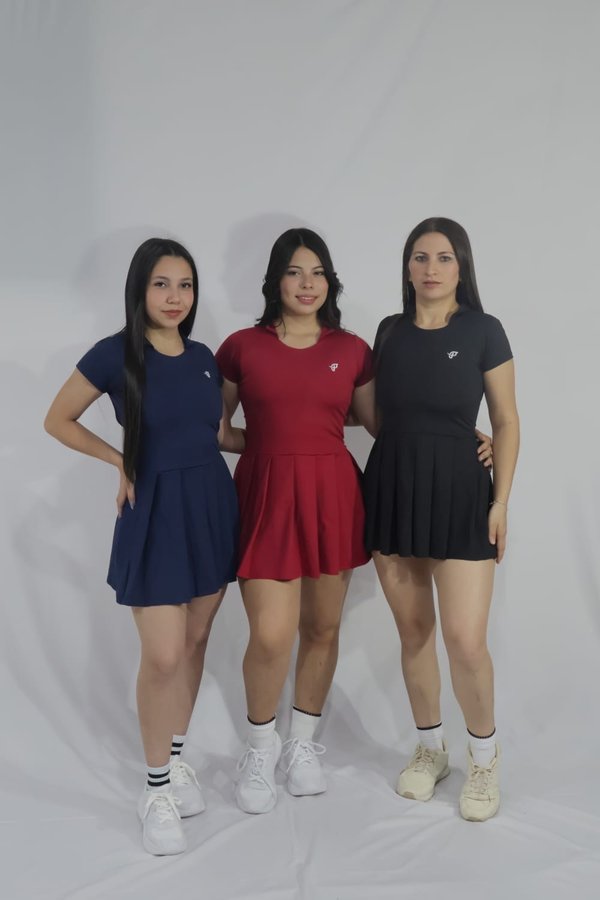 Vestido pádel con falda plisada
