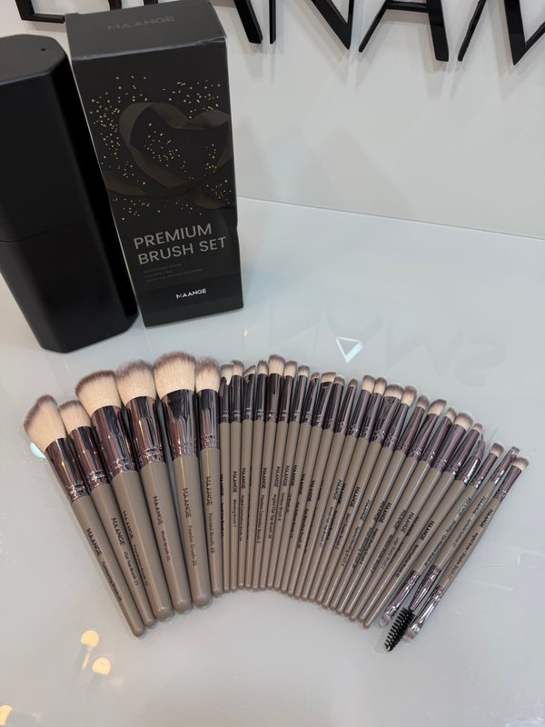 30 brochas profesionales MAANGE