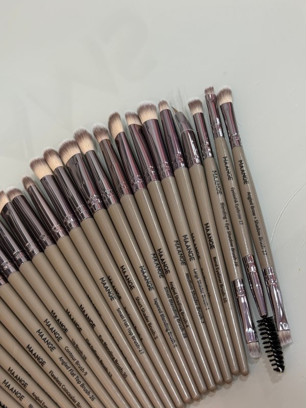 30 brochas profesionales MAANGE