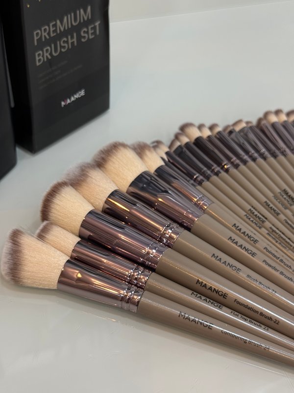 30 brochas profesionales MAANGE