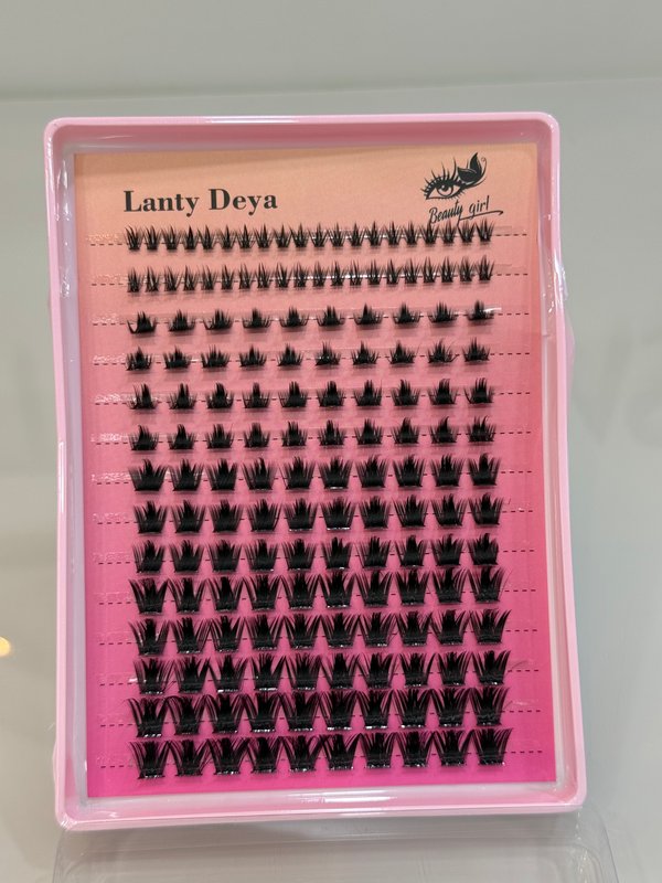 Efecto wispy 40D con pestañas inferiores