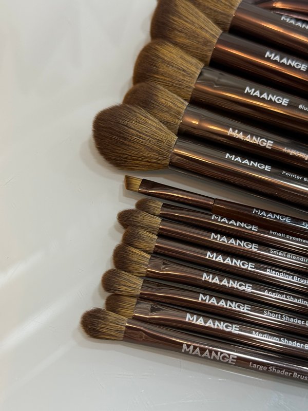 15  brochas profesionales MAANGE