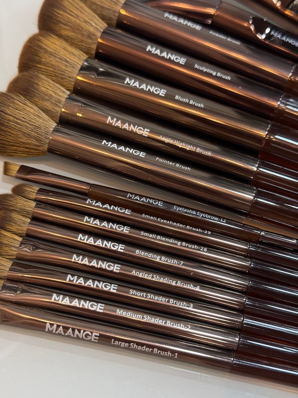 15  brochas profesionales MAANGE