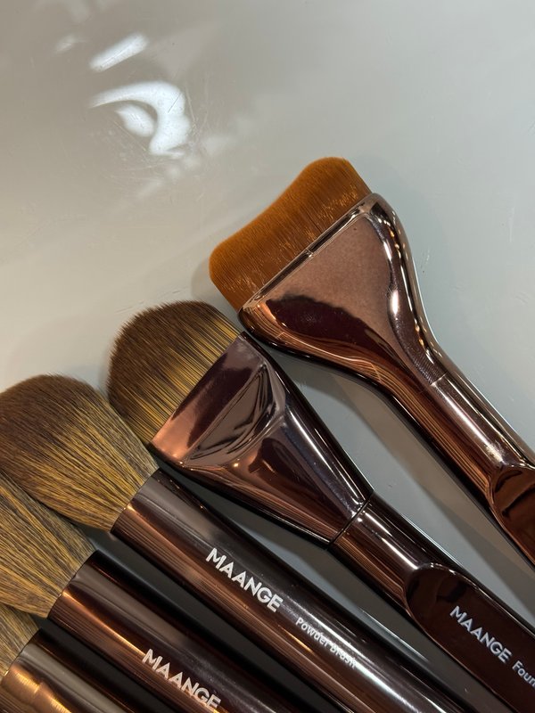15  brochas profesionales MAANGE