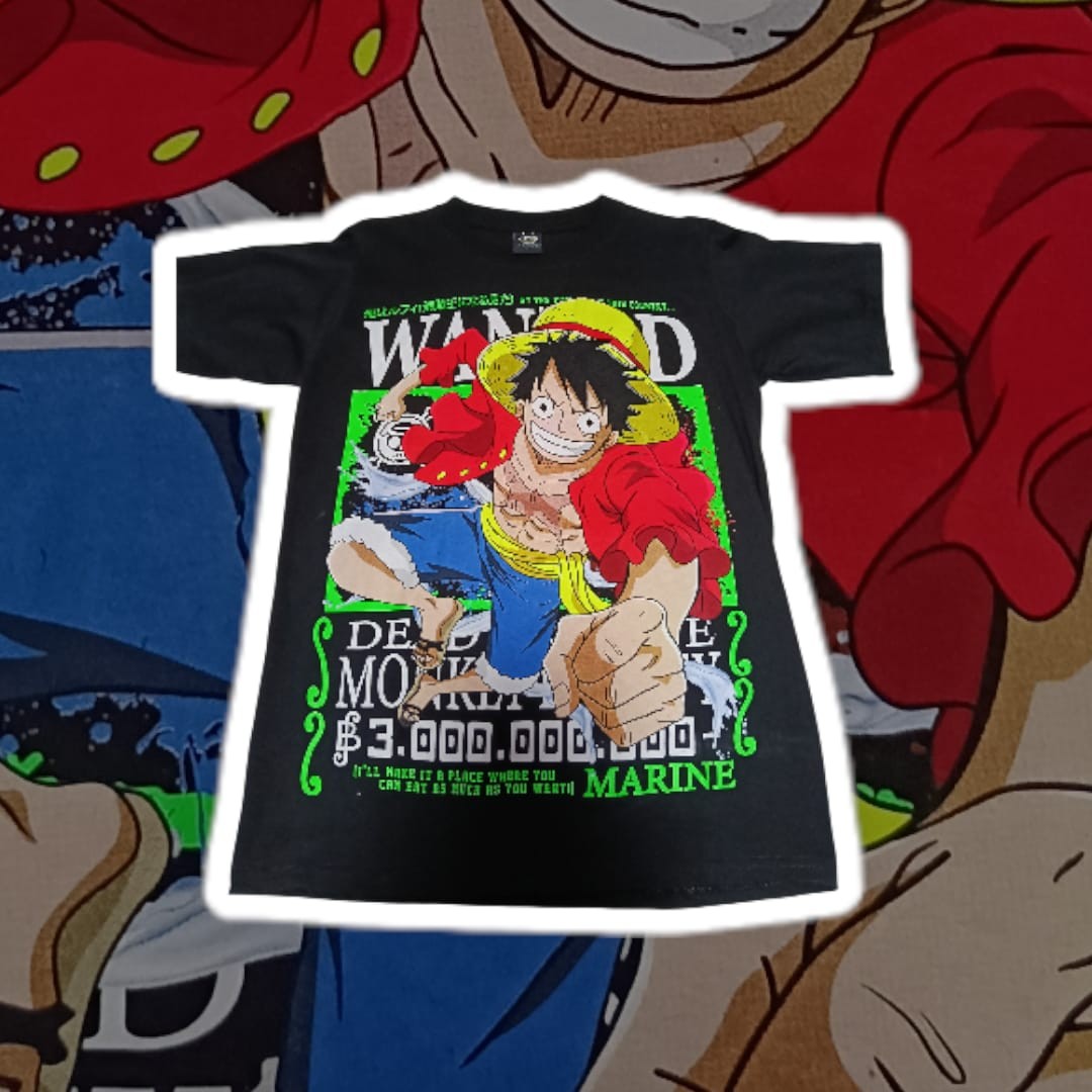 Remera negra de One Piece con estampado de Luffy