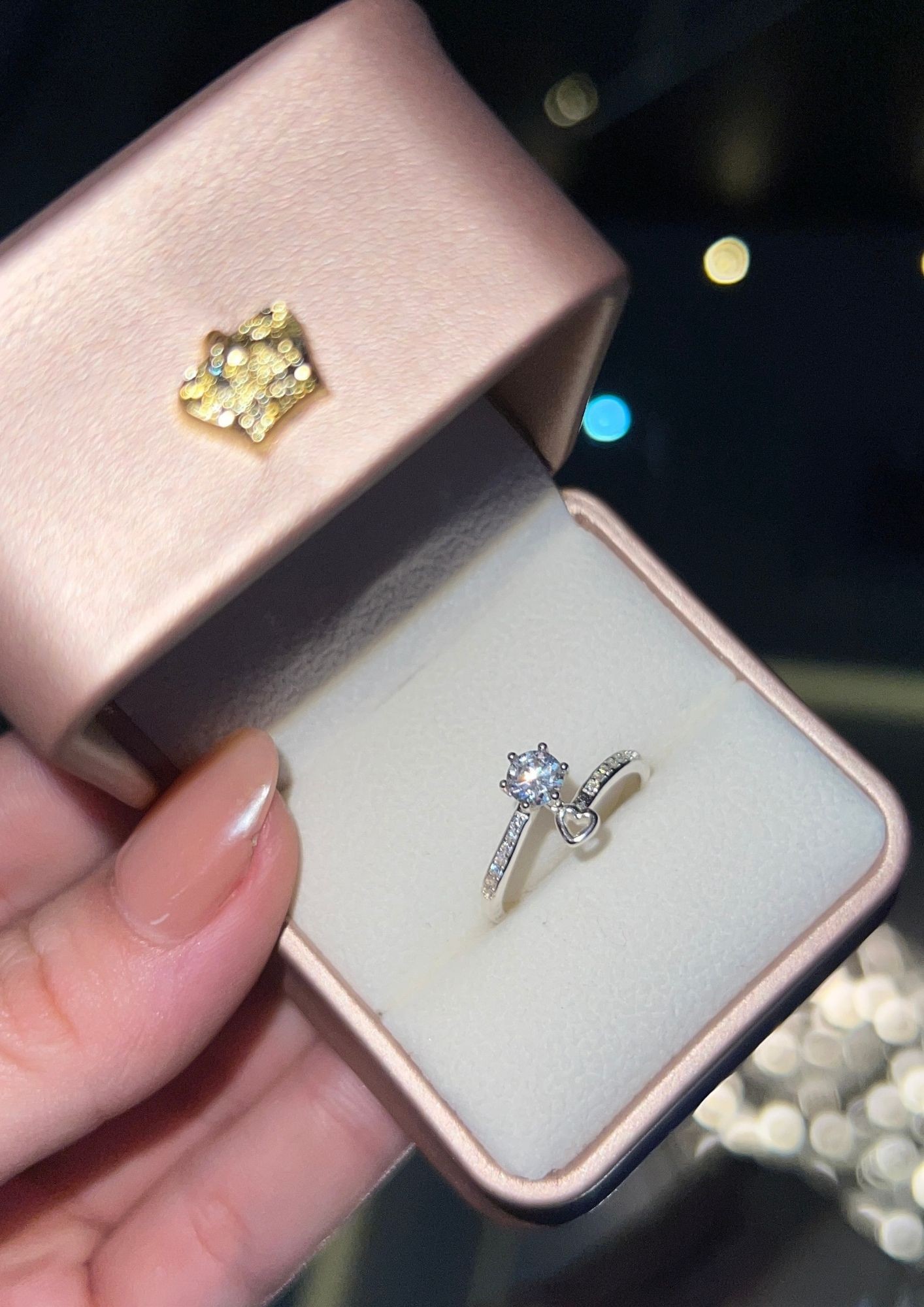 Anillo punto de luz y corazón 