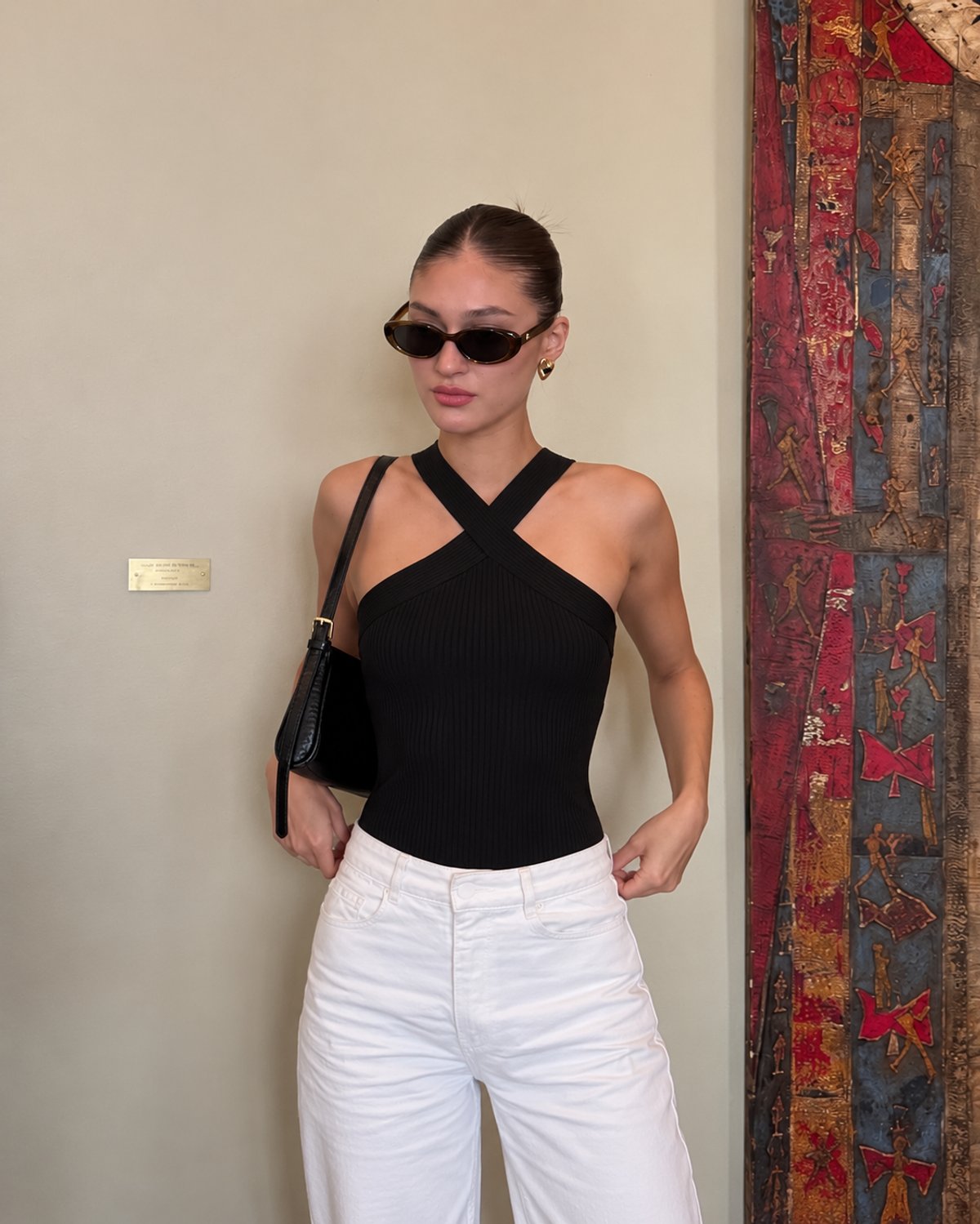 Body negro con tiras cruzadas