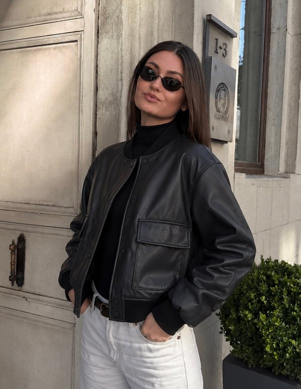 Campera Bomber de Cuero Negra