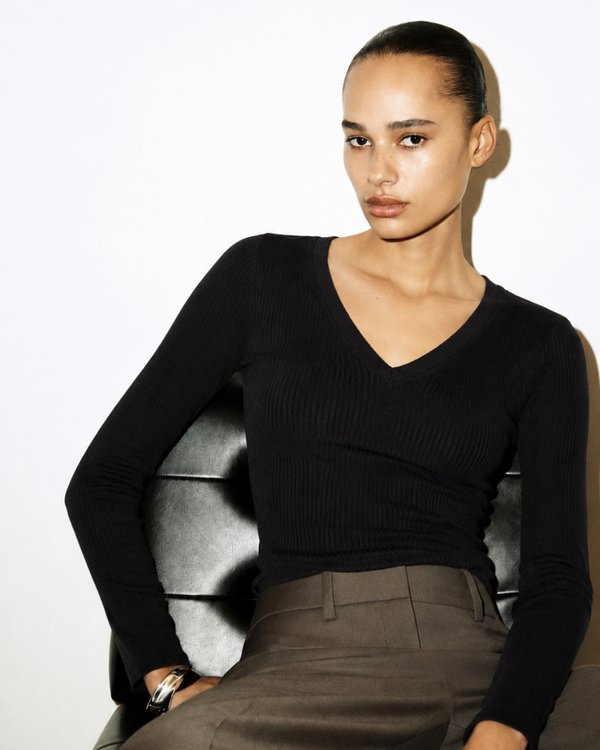 Top Rib V-Neck Black